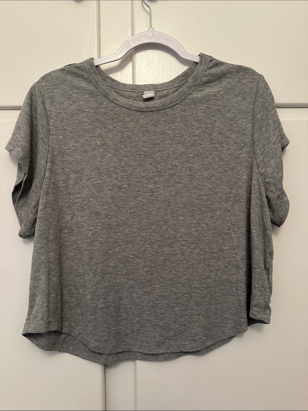 EUC Old Navy Active Ultralite Short Sleeve Loose T-Shirt Grey